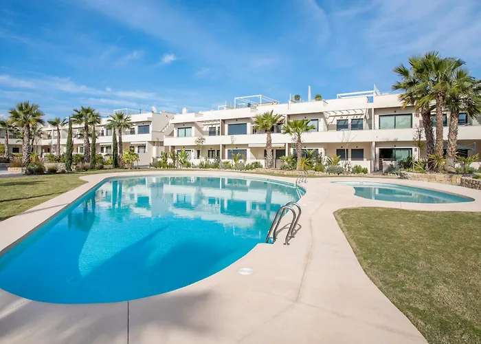 Private Jacuzzi, Heated Pool, Summer Kitchen, Ac